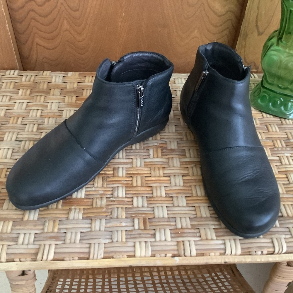 Woman’s ankle boot by “Naot”